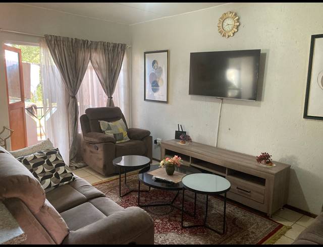 2 BEDROOM SECTIONAL TITLE FOR SALE IN COMET
